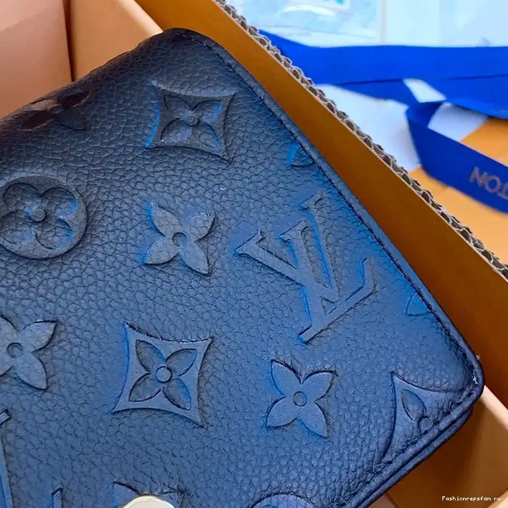 Fashionrepsfam ru LV 2404YA0043 Bags 0818